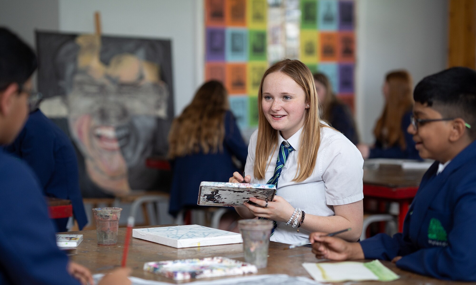 Hylands School image of pupil in an art lesson